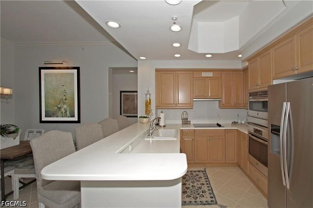 2738 Tiburon BLVD E B403, Naples, FL 34109