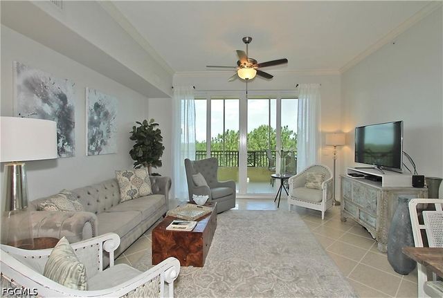 2738 Tiburon BLVD E B403, Naples, FL 34109