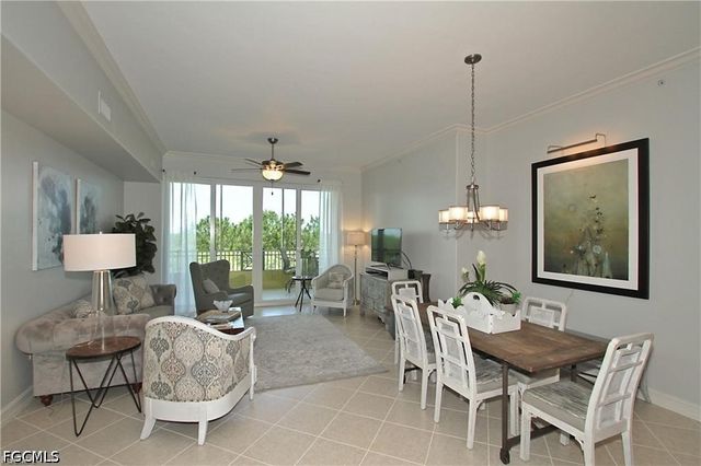 2738 Tiburon BLVD E B403, Naples, FL 34109