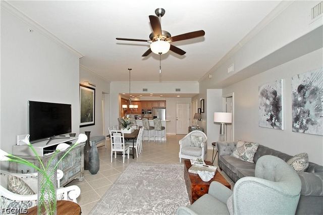 2738 Tiburon BLVD E B403, Naples, FL 34109