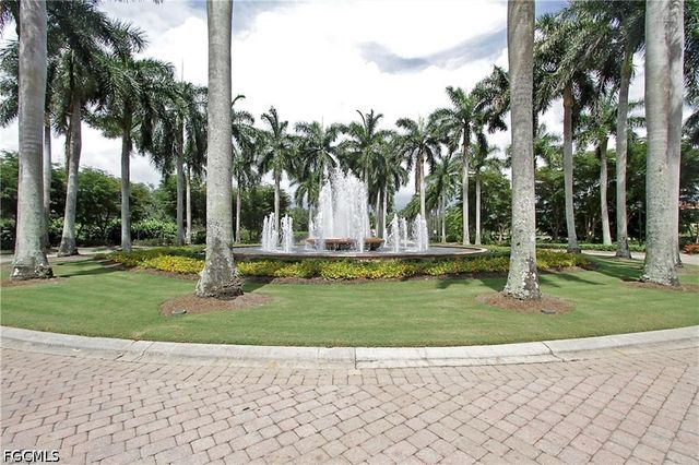 2738 Tiburon BLVD E B403, Naples, FL 34109