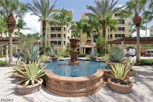 2738 Tiburon BLVD E B403, Naples, FL 34109