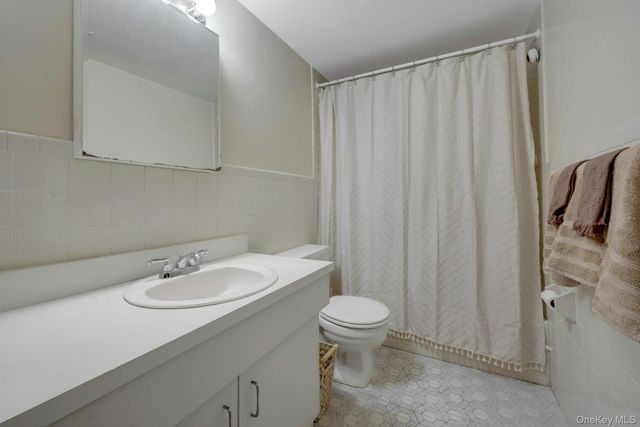 1490 Shore Drive 4F, Bronx, NY 10465