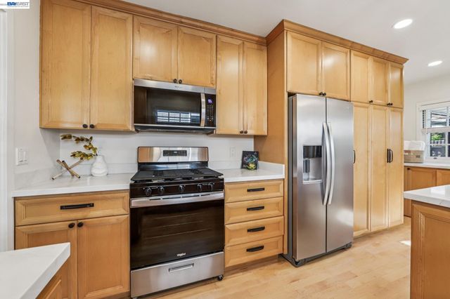 1211 Court St, Alameda, CA 94501