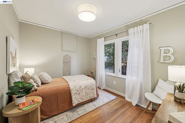 1211 Court St, Alameda, CA 94501