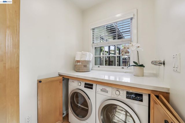 1211 Court St, Alameda, CA 94501