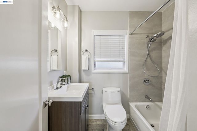 1211 Court St, Alameda, CA 94501