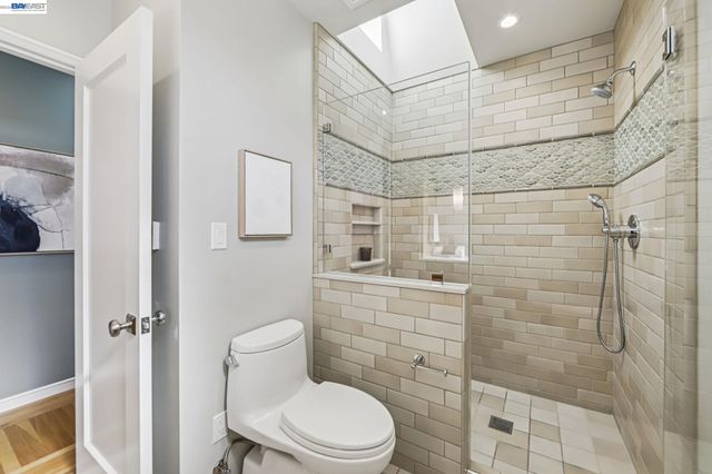 1211 Court St, Alameda, CA 94501