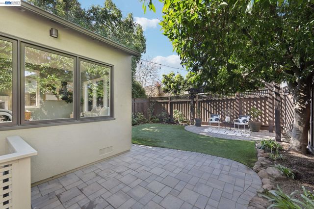 1211 Court St, Alameda, CA 94501