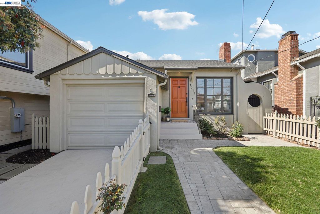 1211 Court St, Alameda, CA 94501