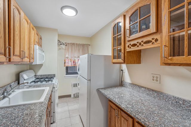 102-55 67th Road 2V, Forest Hills, NY 11375