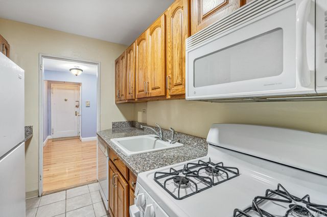 102-55 67th Road 2V, Forest Hills, NY 11375