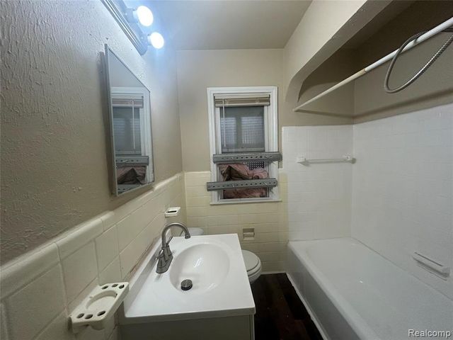 16824 Rutherford Street, Detroit, MI 48235