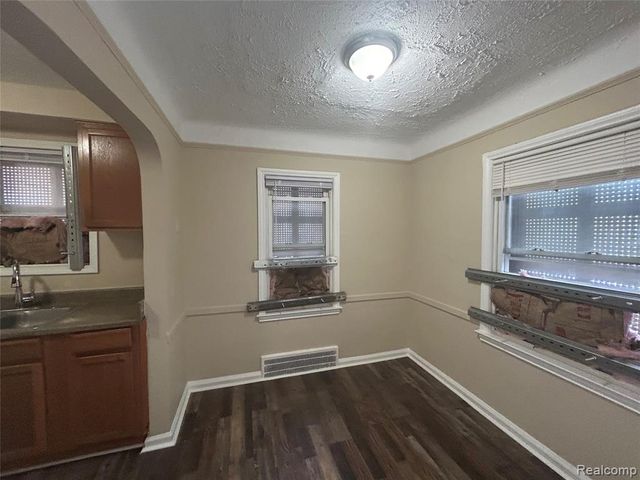 16824 Rutherford Street, Detroit, MI 48235