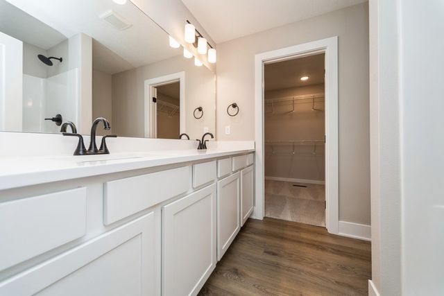 5622 NE Briarwood Drive, Ankeny, IA 50021