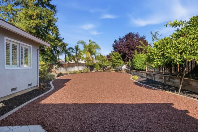 6088 Knoll Park Court, San Jose, CA 95120