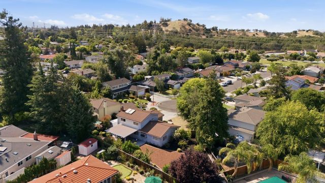 6088 Knoll Park Court, San Jose, CA 95120