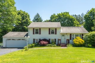33 Deforest Drive, North Branford, CT 06471