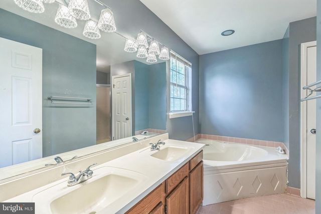 8700 MOUNT CLAIR CT, Clinton, MD 20735