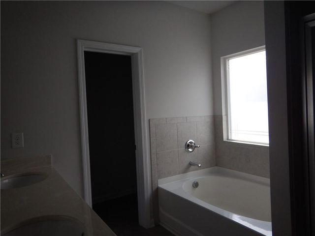 720 Country Ridge Drive, Hoschton, GA 30548