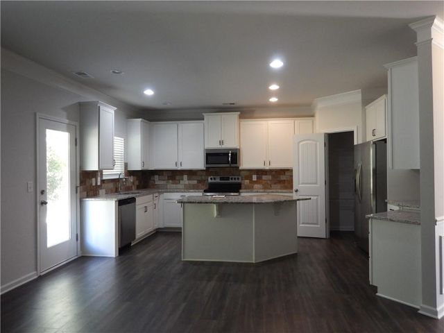 720 Country Ridge Drive, Hoschton, GA 30548
