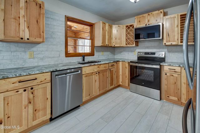 179 Steadwell Road, Amsterdam, NY 12010