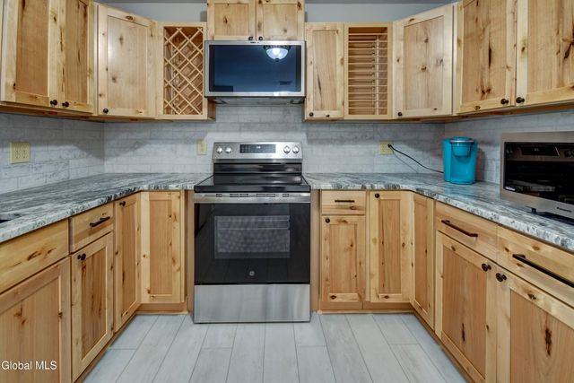 179 Steadwell Road, Amsterdam, NY 12010