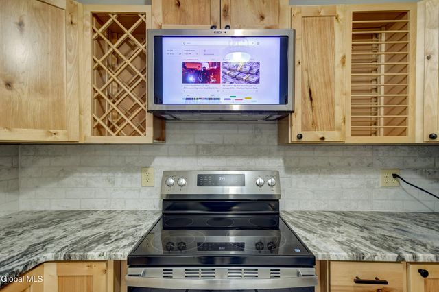 179 Steadwell Road, Amsterdam, NY 12010