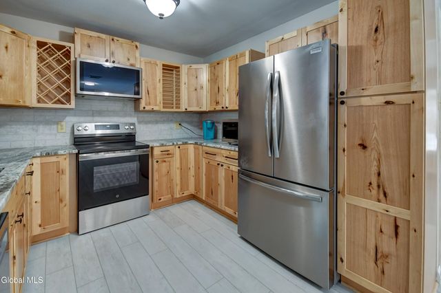 179 Steadwell Road, Amsterdam, NY 12010