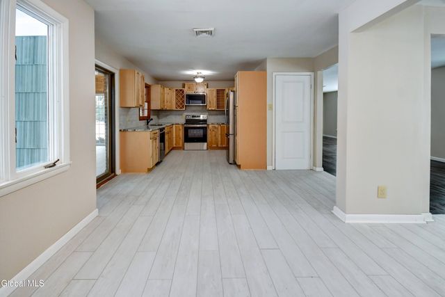 179 Steadwell Road, Amsterdam, NY 12010