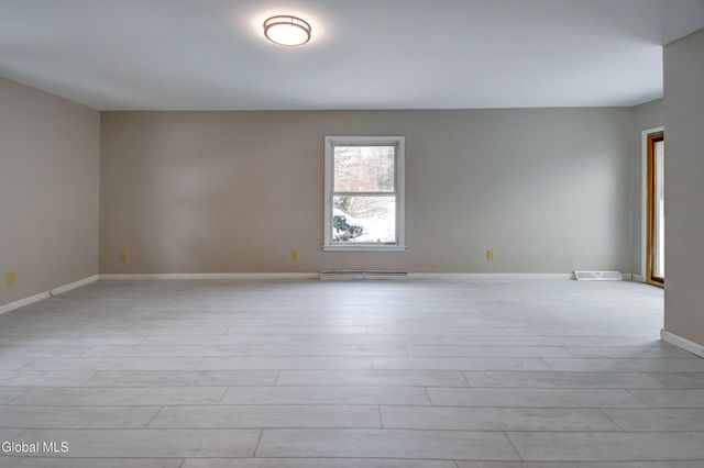 179 Steadwell Road, Amsterdam, NY 12010