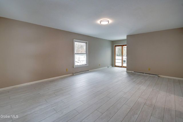 179 Steadwell Road, Amsterdam, NY 12010