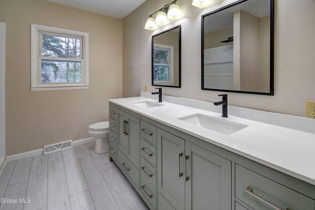 179 Steadwell Road, Amsterdam, NY 12010