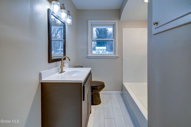 179 Steadwell Road, Amsterdam, NY 12010