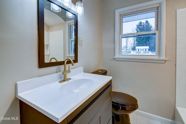 179 Steadwell Road, Amsterdam, NY 12010