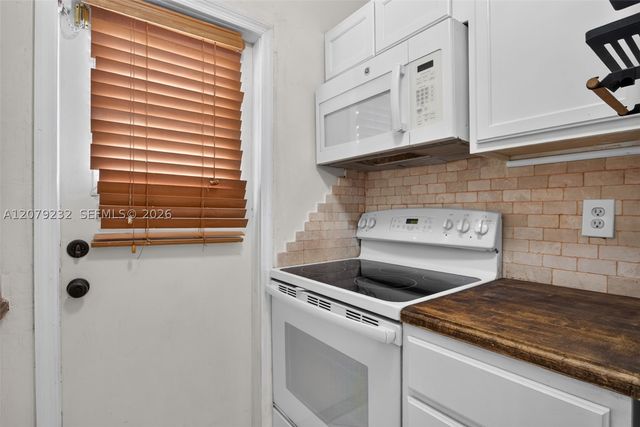 2551 W Golf Blvd 101, Pompano Beach, FL 33064