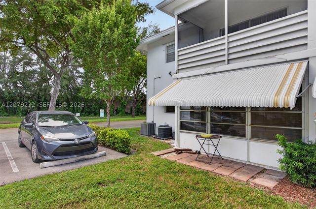 2551 W Golf Blvd 101, Pompano Beach, FL 33064