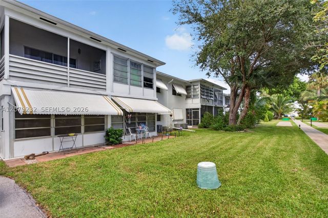 2551 W Golf Blvd 101, Pompano Beach, FL 33064