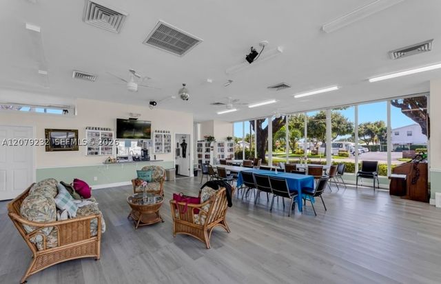 2551 W Golf Blvd 101, Pompano Beach, FL 33064