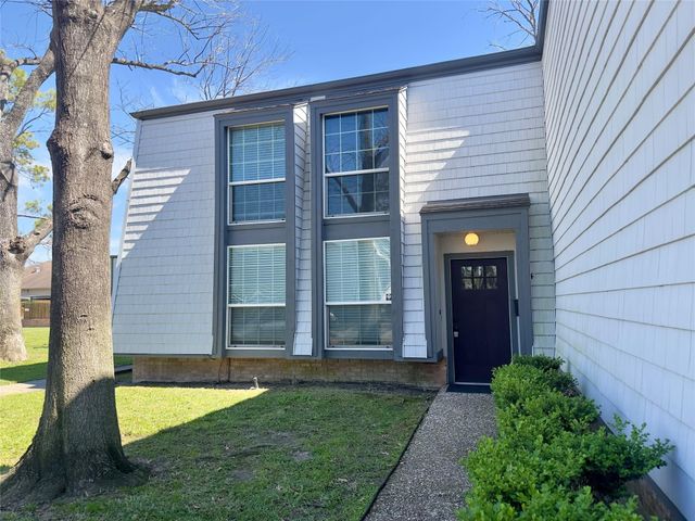 10168 Beekman Place Drive, Houston, TX 77043