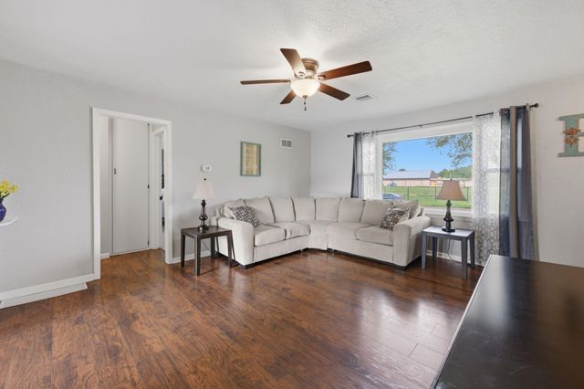 3050 N Coolidge Ave, Wichita, KS 67204