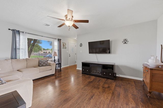 3050 N Coolidge Ave, Wichita, KS 67204