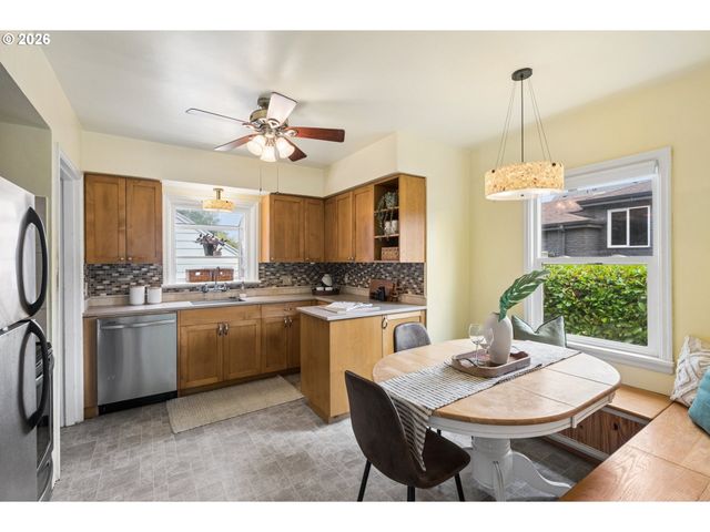 6532 N KNOWLES Ave, Portland, OR 97217