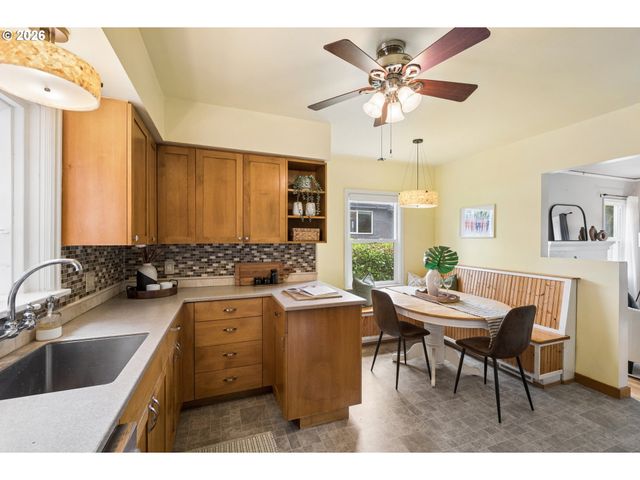 6532 N KNOWLES Ave, Portland, OR 97217