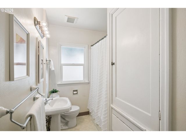 6532 N KNOWLES Ave, Portland, OR 97217
