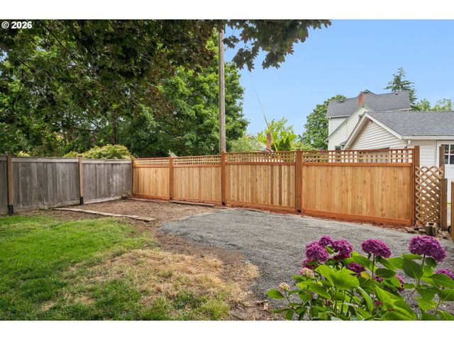 6532 N KNOWLES Ave, Portland, OR 97217
