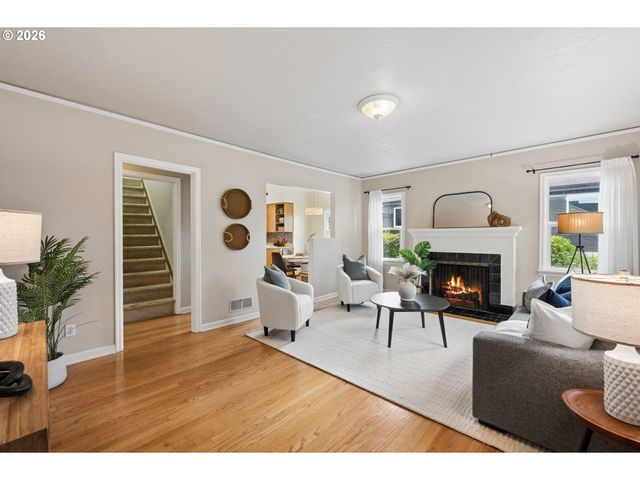 6532 N KNOWLES Ave, Portland, OR 97217