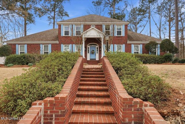 206 Oak Hollow Drive, Madison, MS 39110