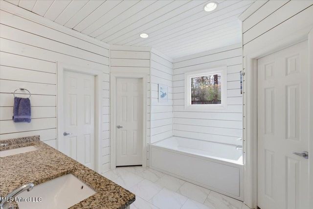 206 Oak Hollow Drive, Madison, MS 39110