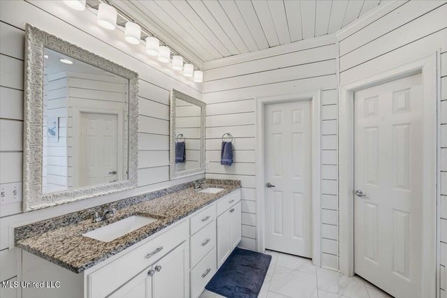 206 Oak Hollow Drive, Madison, MS 39110